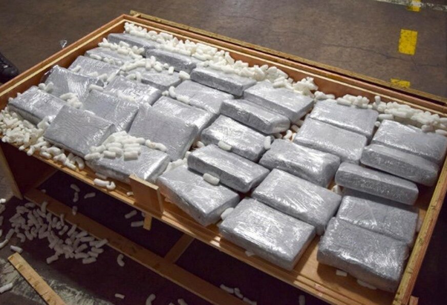 VELIKA ZAPLJENA U Filadelfiji pronađeno 538 kilograma kokaina u 13 putnih torbi
