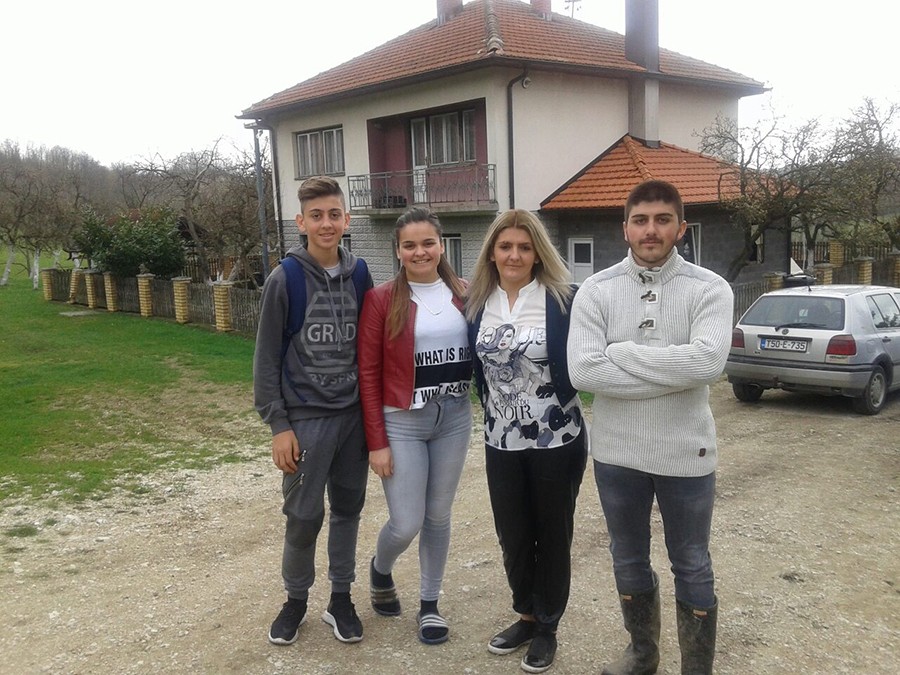 Porodica Mitrović iz Lopara selo ne bi mijenjala za grad: Duškini sirevi osvojili i dijasporu