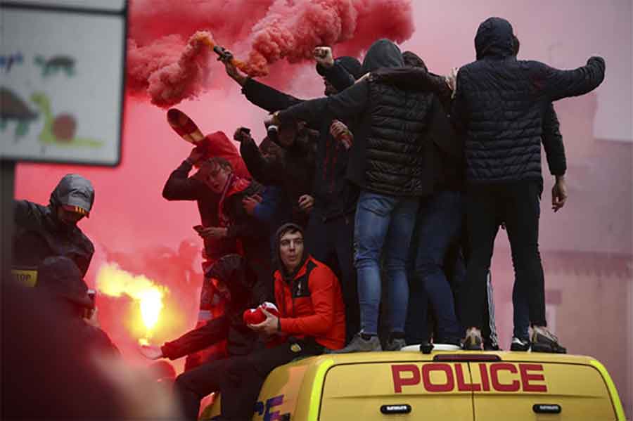 OBRAČUN U LIVERPULU Irac zadobio teže povrede tokom TUČE NAVIJAČA