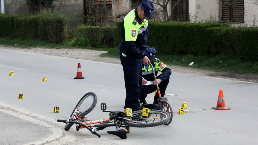 Nesreća u Gradiški: Biciklistu udario "pežo"