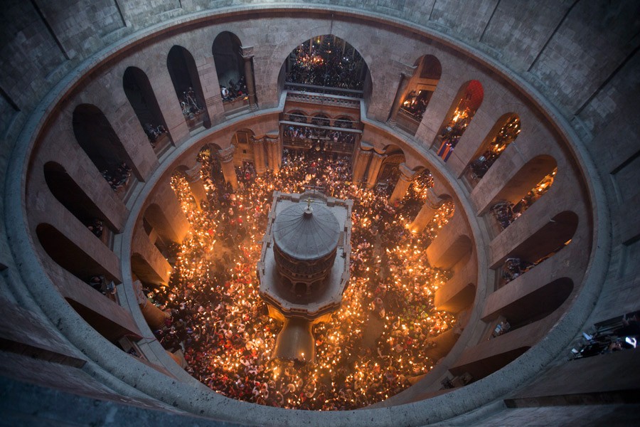 SVETOST BLAGODATNOG OGNJA Kako pravoslavci proslavljaju Veliku subotu u Jerusalimu (VIDEO)