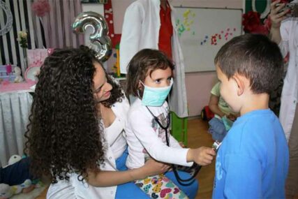 "Bolnicom za bubamare" otklanjaju dječiji strah od bijelog mantila