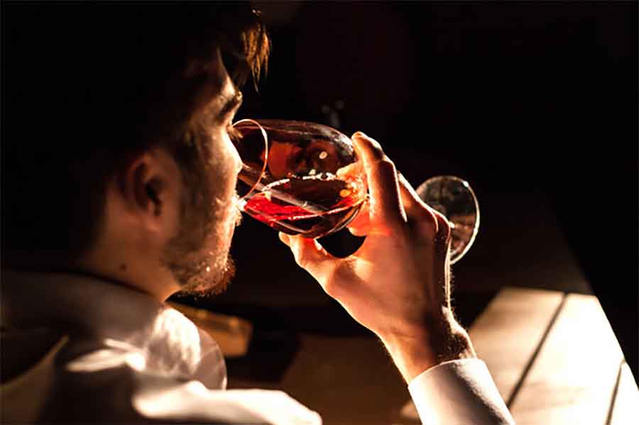 SREĆNIK Gost greškom poslužen rijetkim crnim vinom vrijednim 5.000 evra