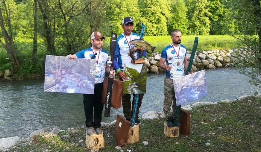 POSLASTICA ZA RIBOLOVCE U Krupi na Vrbasu 30 takmičara iz BiH i regiona