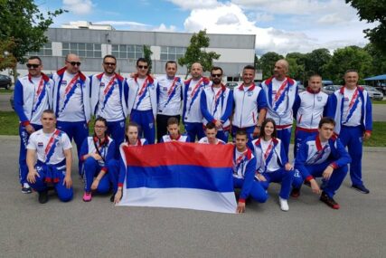 ČLANOVI NANBUDO CENTRA ISPRAĆENI U PARIZ Nadležni Banjalučanima poželjeli da se vrate sa medaljama