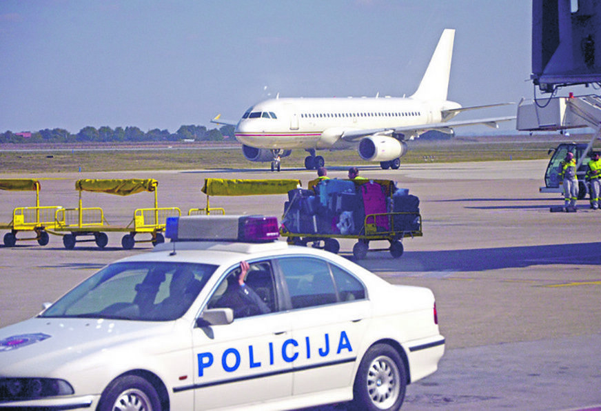DRAMA NA AERODROMU U BEOGRADU Evakuisano 130 putnika aviona zbog dojave o bombi