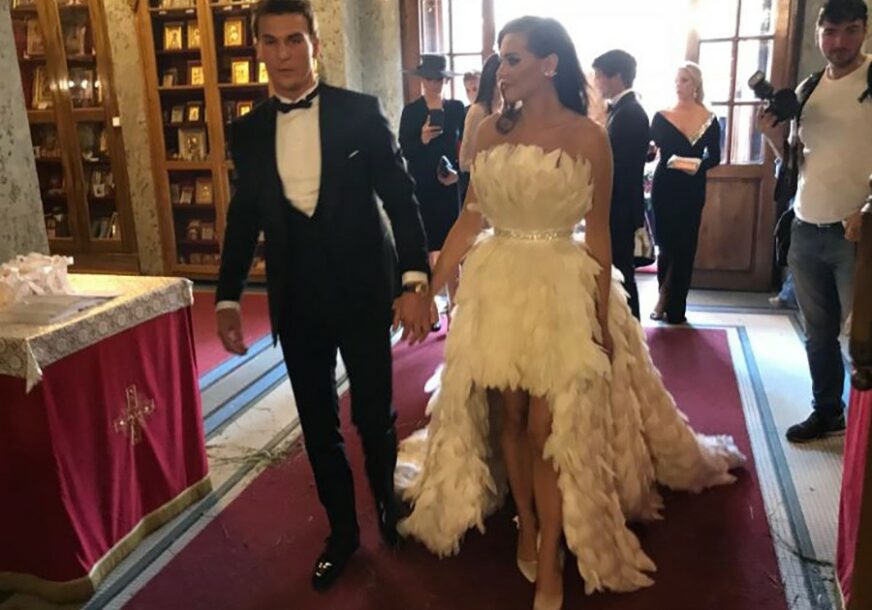 SLAVLJE U PORODICI Porodila se Piksijeva kćerka