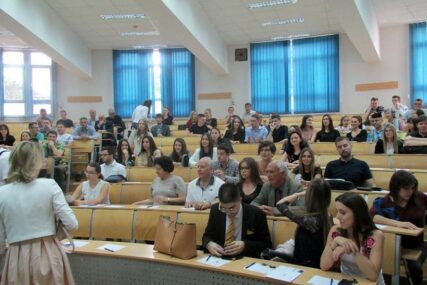 Studenti iz Istočnog Sarajeva u Bijeljini održali veče lijepe riječi i kulture