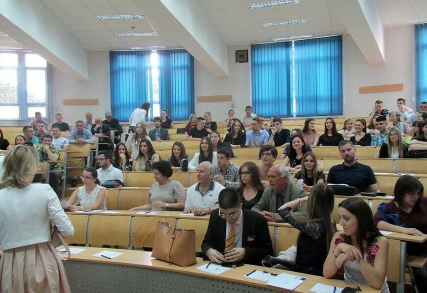 Studenti iz Istočnog Sarajeva u Bijeljini održali veče lijepe riječi i kulture