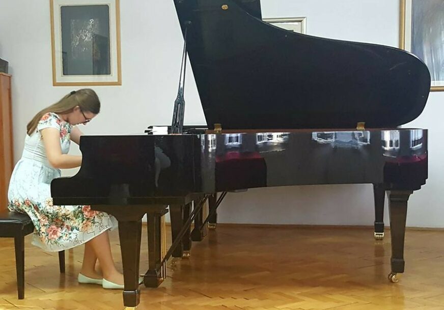 Međunarodno pijanističko takmičenje u Banskom dvoru: „Banjalučko bijenale“ okuplja 200 učesnika