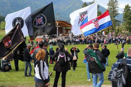 Za fašistički pozdrav u Blajburgu kazna do 5.000 EVRA: Hrvat do daljnjeg OSTAJE U ZATVORU