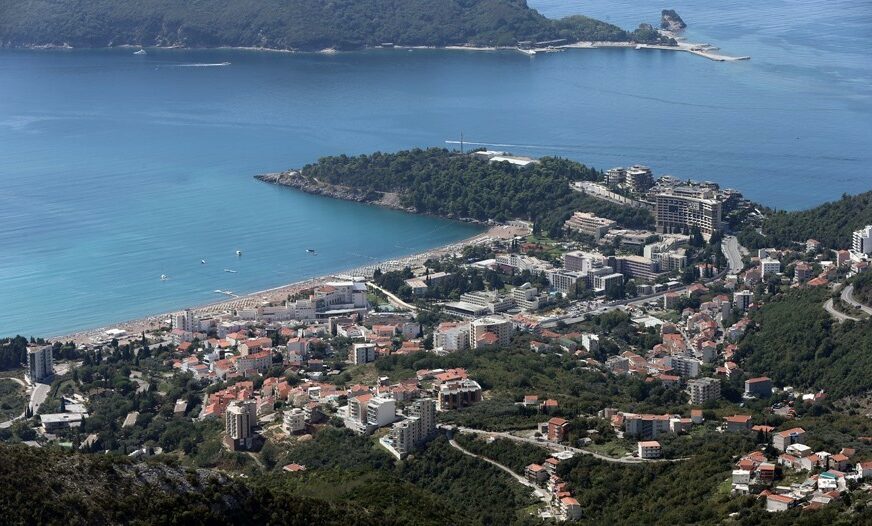 Crna Gora spremna za sezonu, u ponudi 12 tematskih plaža