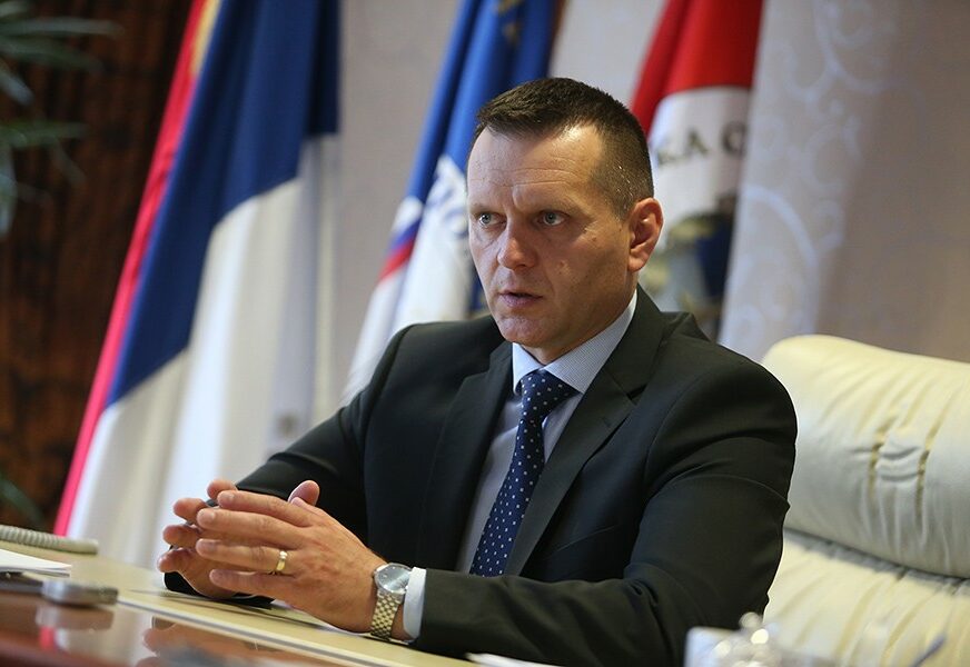Ministar policije RS Dragan Lukač: "Zatvoriti granicu za migrante prema Srbiji i Crnoj Gori"