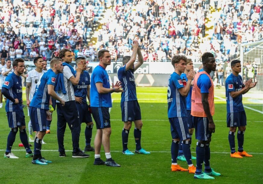 VJERNOST BEZ GRANICA Na treningu HSV-a DVIJE HILJADE navijača