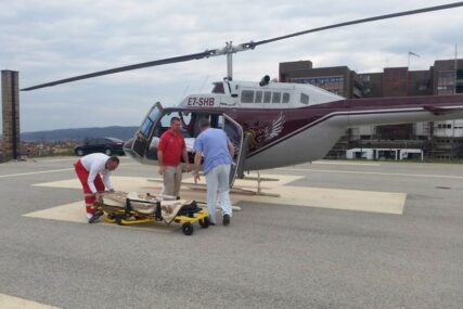 "Sa dijagnozom trovanja i na respiratoru" Pacijent iz Foče helikopterom hitno prevezen u UKC Srpske