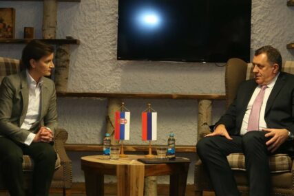 “NASTAVAK USPJEŠNE SARADNJE ZA DOBROBIT NAŠEG NARODA” Dodik čestitao Brnabićevoj izbor za premijera Srbije
