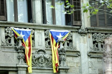 “NAZVATI STVARI PRAVIM IMENOM” Proglašenje nezavisnosti Katalonije DRŽAVNI UDAR
