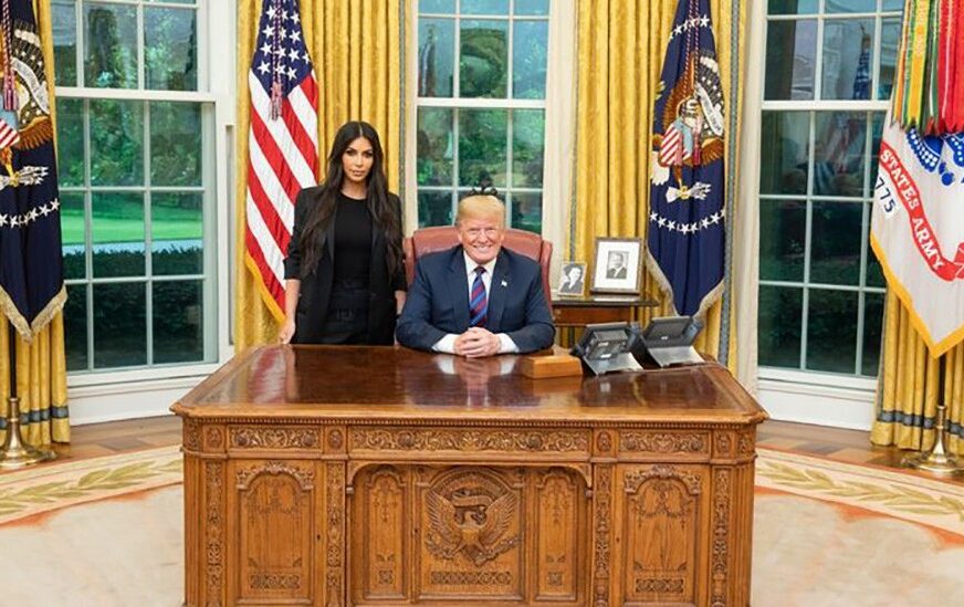 POSJETA KIM KARDAŠIJAN URODILA PLODOM Tramp pomilovao osuđenicu za koju je urgirala rijaliti zvijezda
