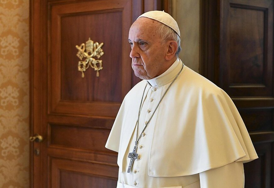 Papa Franjo: Licemjerni hrišćani bolje ne idite u crkvu, živite kao ateisti