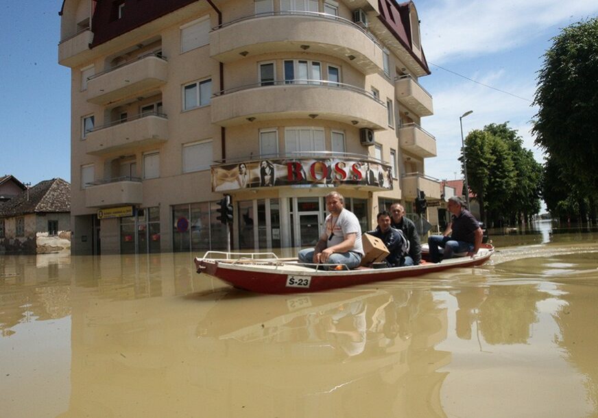 "Ne možemo se sami odbraniti od poplava" Život i strijepnje u Šamcu, deset godina nakon katastrofe