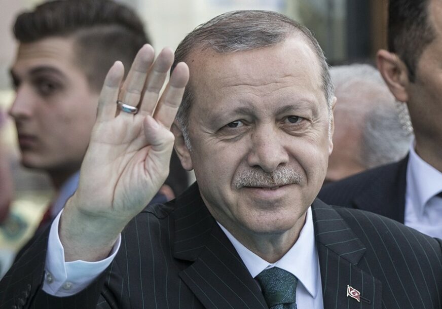 TURSKI PREDSJEDNIK PODIJELIO BOŠNJAKE Erdogan (ne)poželjan u Sarajevu