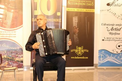 Vladimir Murza, ukrajinski umjetnik i harmonikaš: Sebe smatram stanovnikom RS