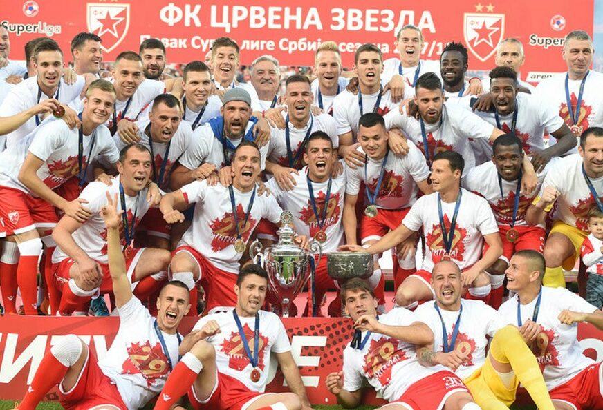 ZVANIČNO KRUNISANI Zvezdi uručen šampionski pehar, navijači oduševljeni