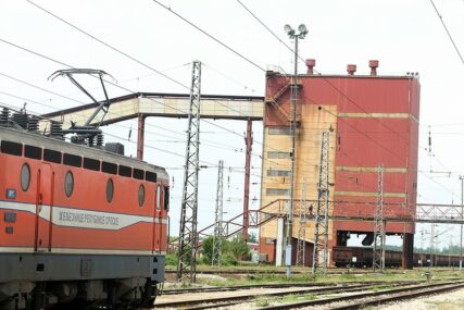 UPUTILI SAUČEŠĆE PORODICI STRADALOG DJEČAKA “Željeznice Srpske” apelovale da građani poštuju propise i znakove upozorenja