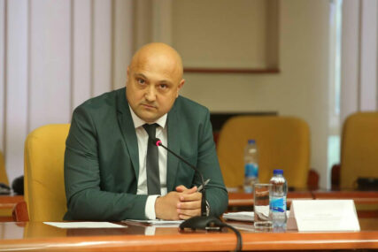 Ilić: Nije tačno da sam prozivao i optuživao MRTVOG MOMKA, niti sam tvrdio da je u pitanju ZADESNA SMRT