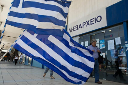 OBUSTAVLJEN PREVOZ, GASE SE MEDIJI Počeo generalni štrajk u Grčkoj
