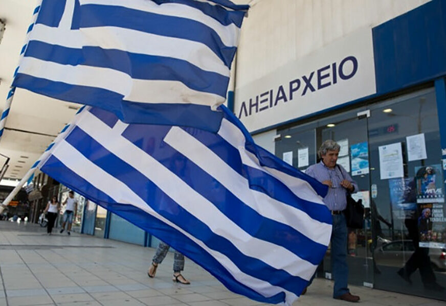OBUSTAVLJEN PREVOZ, GASE SE MEDIJI Počeo generalni štrajk u Grčkoj