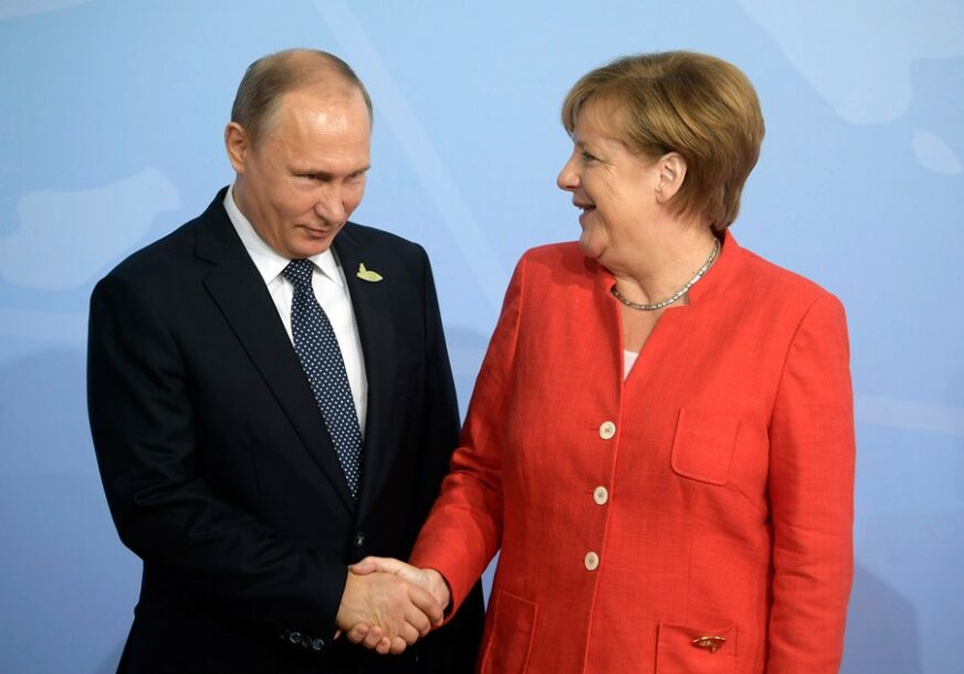 BLISKI ISTOK GLAVNA TEMA RAZGOVORA Putin u Moskvi dočekuje Merkelovu
