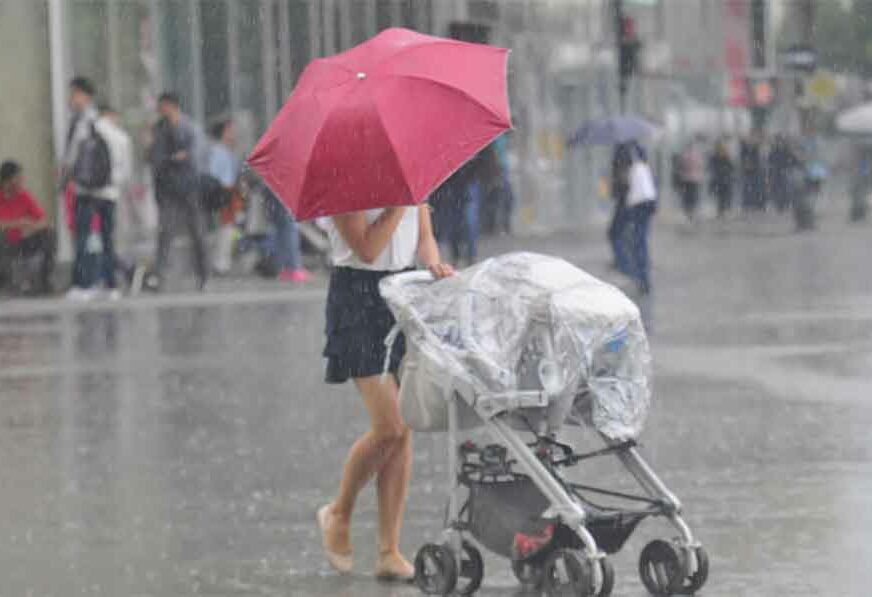SPREMITE SE U BiH danas promjenljivo i nestabilno vrijeme sa čestom kišom i PLJUSKOVIMA SA GRMLJAVINOM