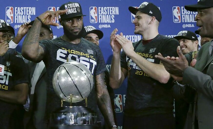 LEBRON NIJE SA OVE PLANETE Džejms RAZBIO Boston i odveo Klivlend u finale NBA lige (VIDEO)