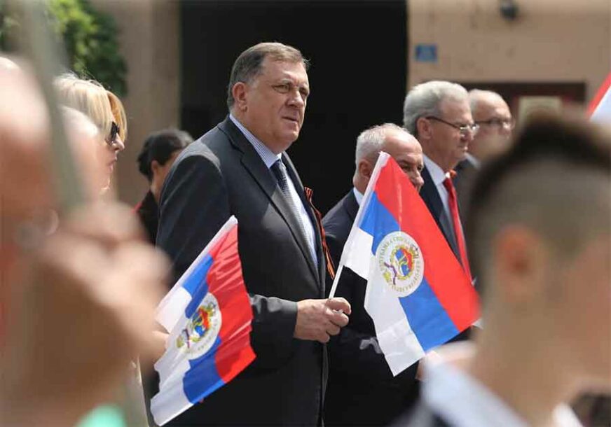 Dodik: Rad u Predsjedništvu BiH samo uz zastavu Srpske