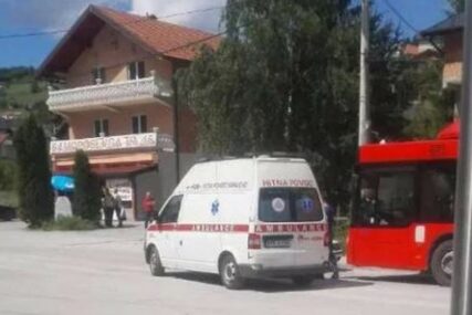 Vozač javnog prevoza u Sarajevu branio DJEVOJKU, pa IZBODEN nožem