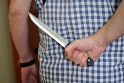 20 GODINA ZATVORA ZBOG UBISTVA SUPRUGE Nožem dužine sječiva 18 centimetara ubo ženu u vrat