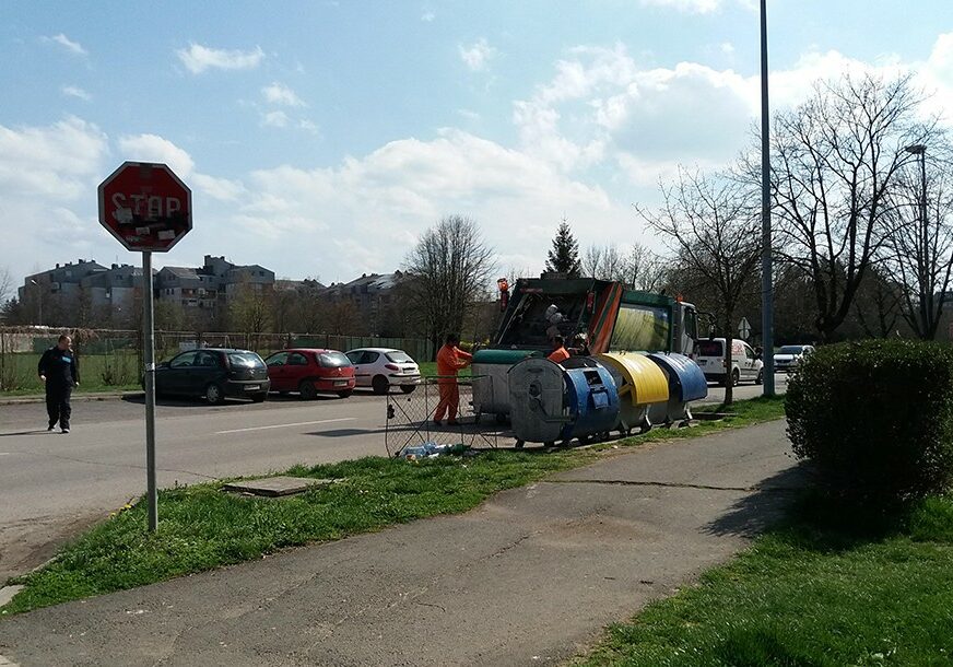 Odbornici u Prijedoru žale se na SMEĆE PORED PUTA, gradonačelnik odgovara: "KAZNE NISU RJEŠENJE"