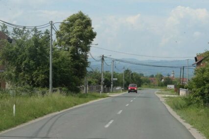 UHAPŠEN VOZAČ I DVA SAPUTNIKA Pregazili muškarca, pa pobjegli sa mjesta nesreće