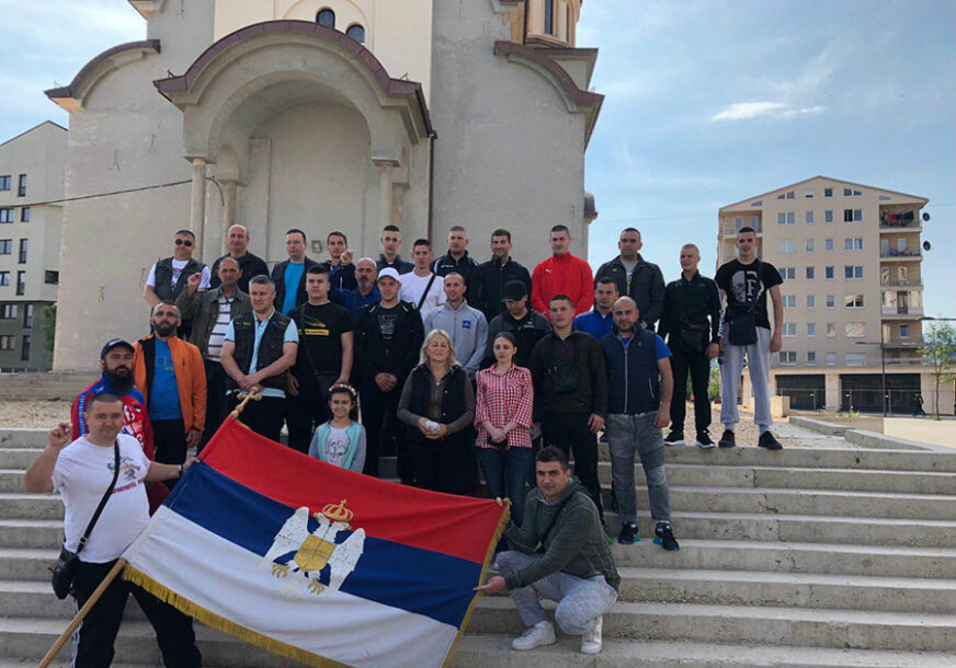 POKLONIČKO PUTOVANJE Hodočasnici sa Pala POMOLILI SE BOGU i pješke krenuli na Ostrog