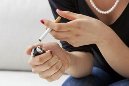 Prosječan pušač za života ISPUŠI TROSOBAN STAN: Skok cijena NE ZNAČI odustajanje od cigareta
