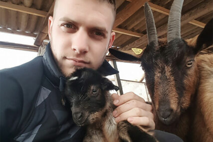 Ljubav prema životinjama jača od RODITELJSKOG PROTIVLJENJA: Ima samo 23 godine, već je GAZDA SVOJE FARME, ali ga svi pamte zbog PREZIMENA