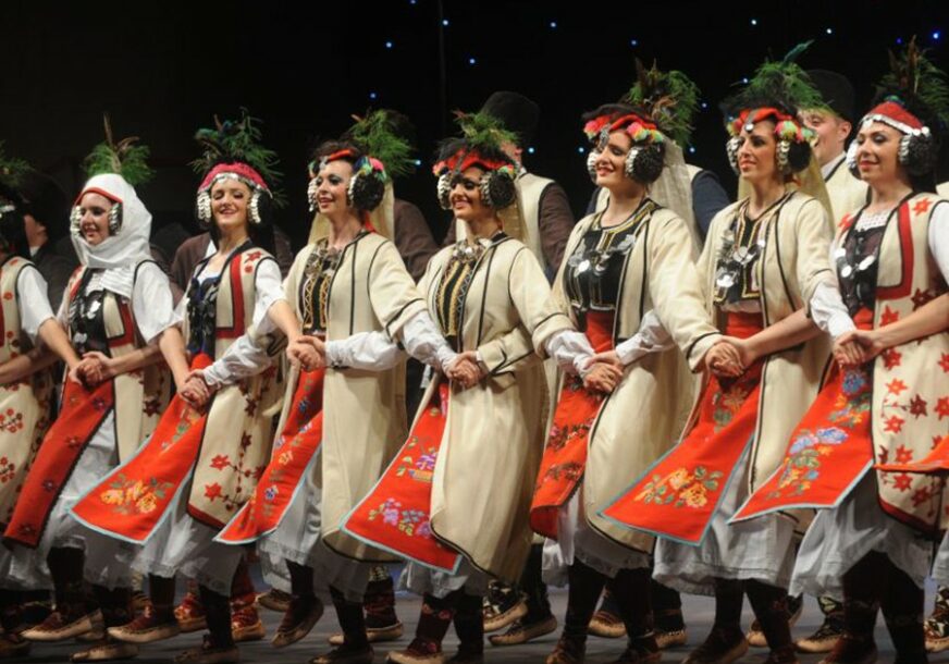 Četiri dana srpskog folklora: Kastel pozornica za 14 kulturno-umjetničkih društava
