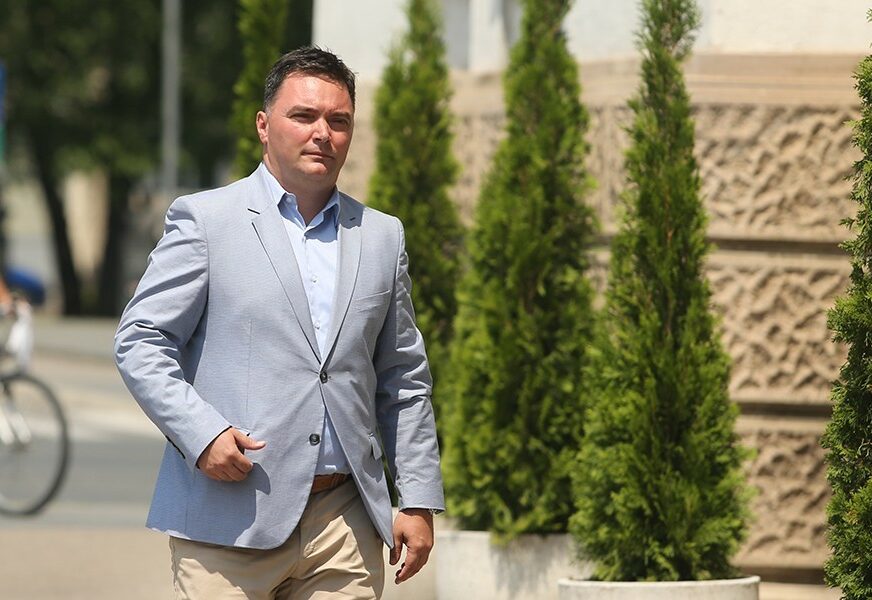 Džaferović traži formiranje Centra za istinu i pravdu u BiH, Košarac: Hoće li Šefik sam sebe prijaviti?