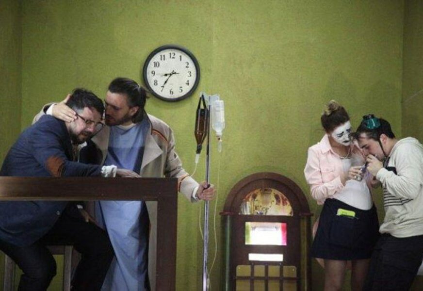 Narodno pozorište gostuje u Novom Sadu: Banjalučani sa “Švajcarskom” otvorili Sterijino pozorje