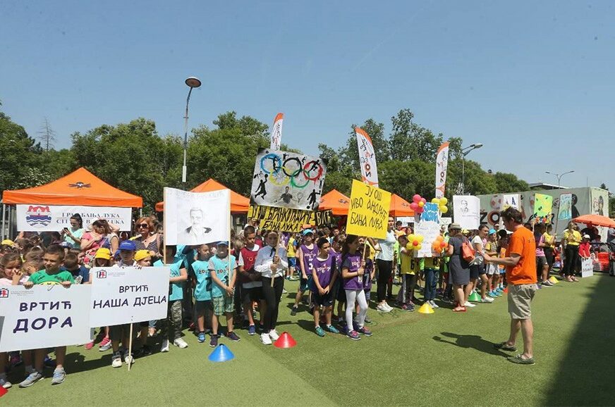Međunarodna manifestacija “Loptarija”: Trg Krajine pretvoren u dječiji poligon ZABAVE I IGRE (FOTO)
