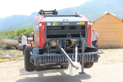 Nabavljen višenamjenski traktor za trebinjske poljoprivrednike, godinu dana besplatno korišćenje