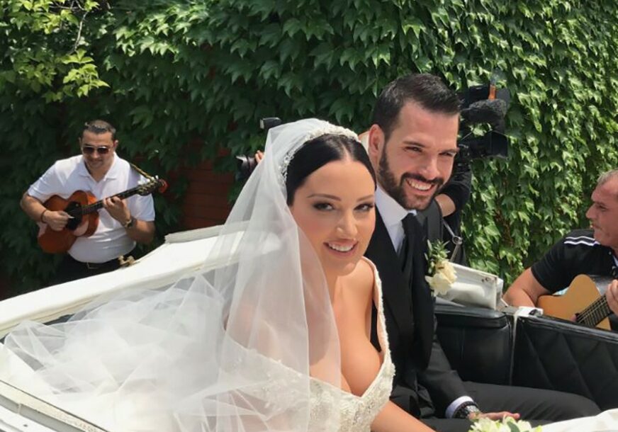 PRVE FOTOGRAFIJE MLADENACA Evo kako izgleda Aleksandra Prijović u vjenčanici