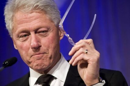 “ISTORIJA ČESTO LIČI” Bil Klinton je gađao Irak, sada njegovim stopama ide i Tramp (FOTO)