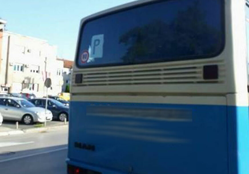 Na autobusu gradskog prevoza u Banjaluci osvanula oznaka “P”